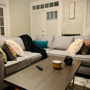 Apartment 2br Hideaway Just 2 Miles From Beale St And Overton Square!, Memphis