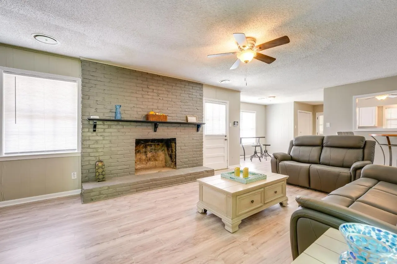 Memphis Vacation Rental - Walk To Graceland! 0*,