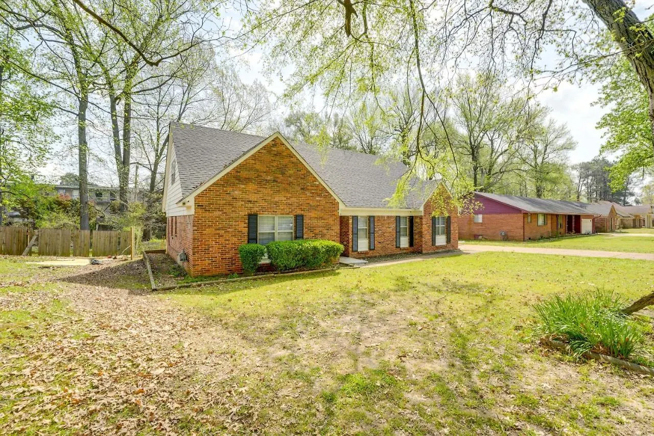 Memphis Vacation Rental - Walk To Graceland!